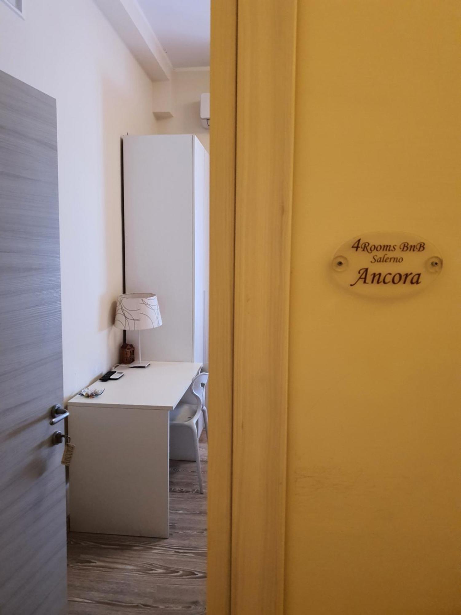 4Rooms Guest House Free Wi-Fi Салерно Екстер'єр фото