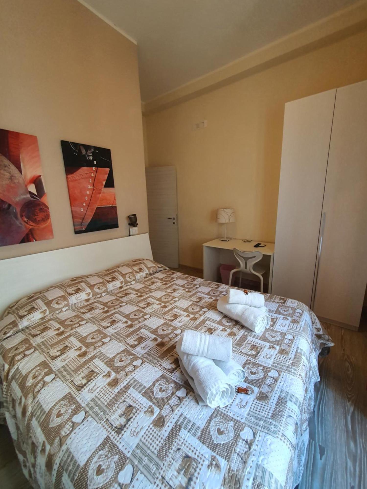 4Rooms Guest House Free Wi-Fi Салерно Екстер'єр фото
