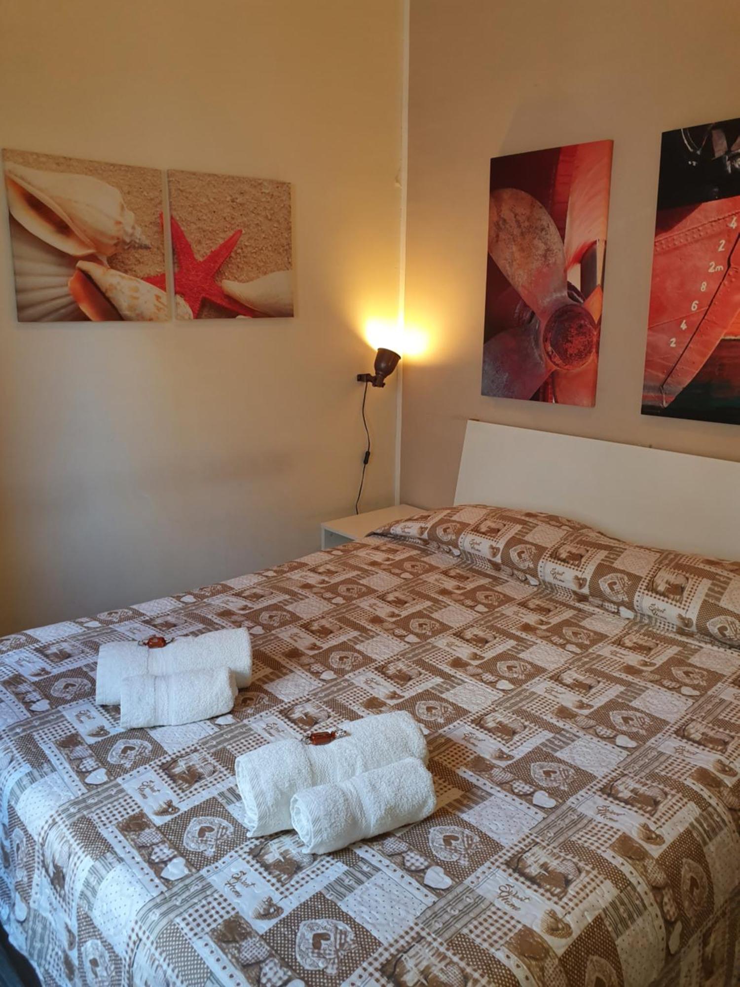 4Rooms Guest House Free Wi-Fi Салерно Екстер'єр фото