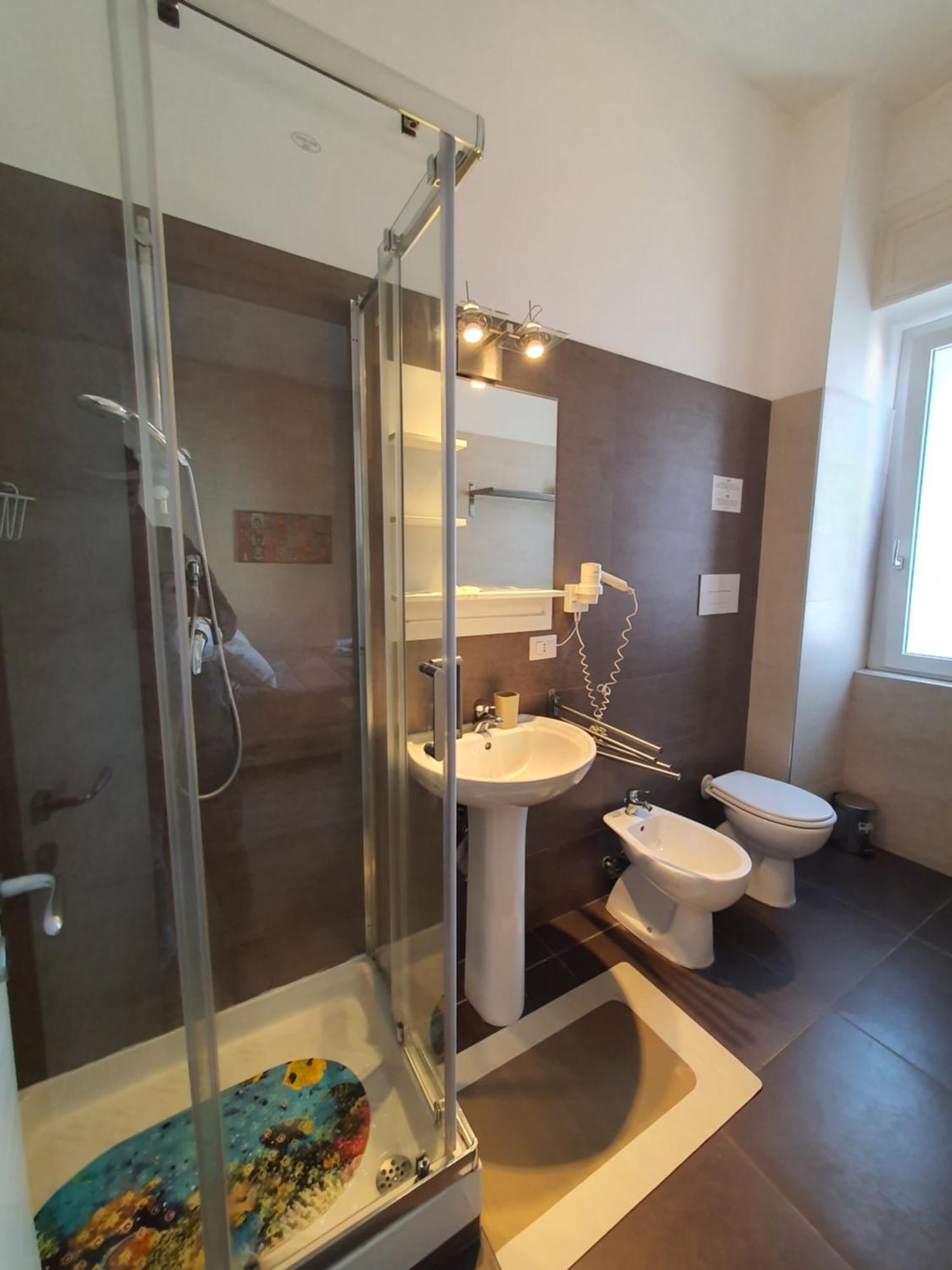 4Rooms Guest House Free Wi-Fi Салерно Екстер'єр фото