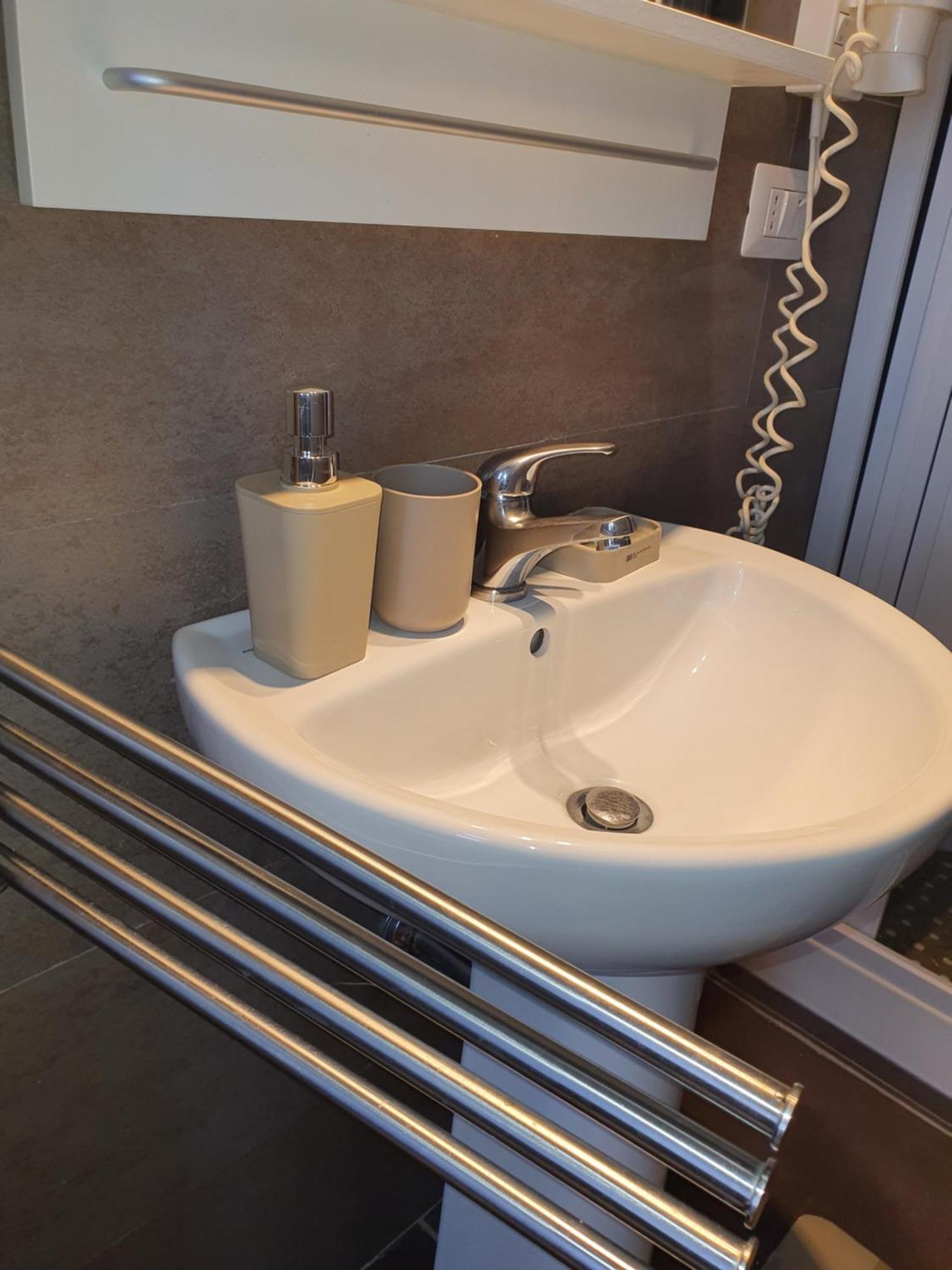 4Rooms Guest House Free Wi-Fi Салерно Екстер'єр фото