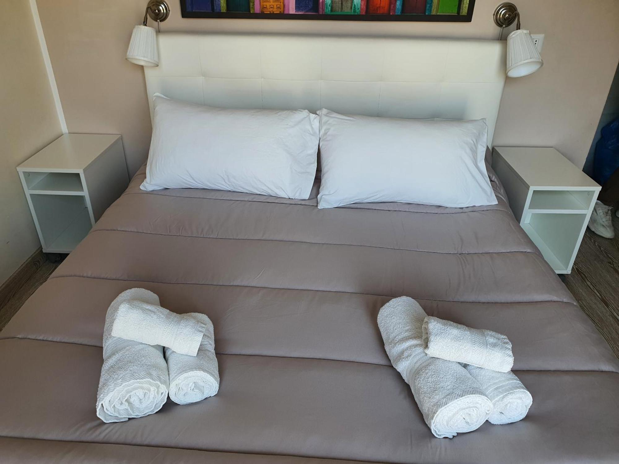 4Rooms Guest House Free Wi-Fi Салерно Екстер'єр фото