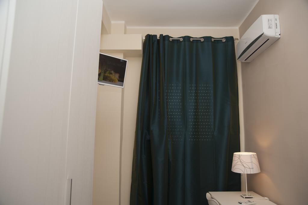 4Rooms Guest House Free Wi-Fi Салерно Номер фото