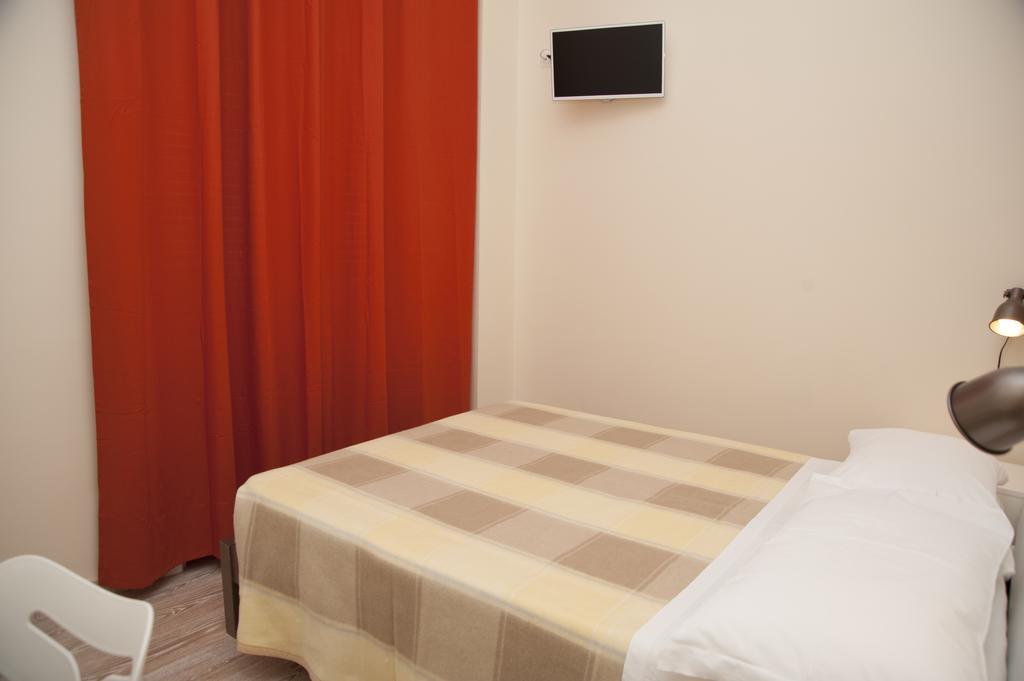 4Rooms Guest House Free Wi-Fi Салерно Номер фото
