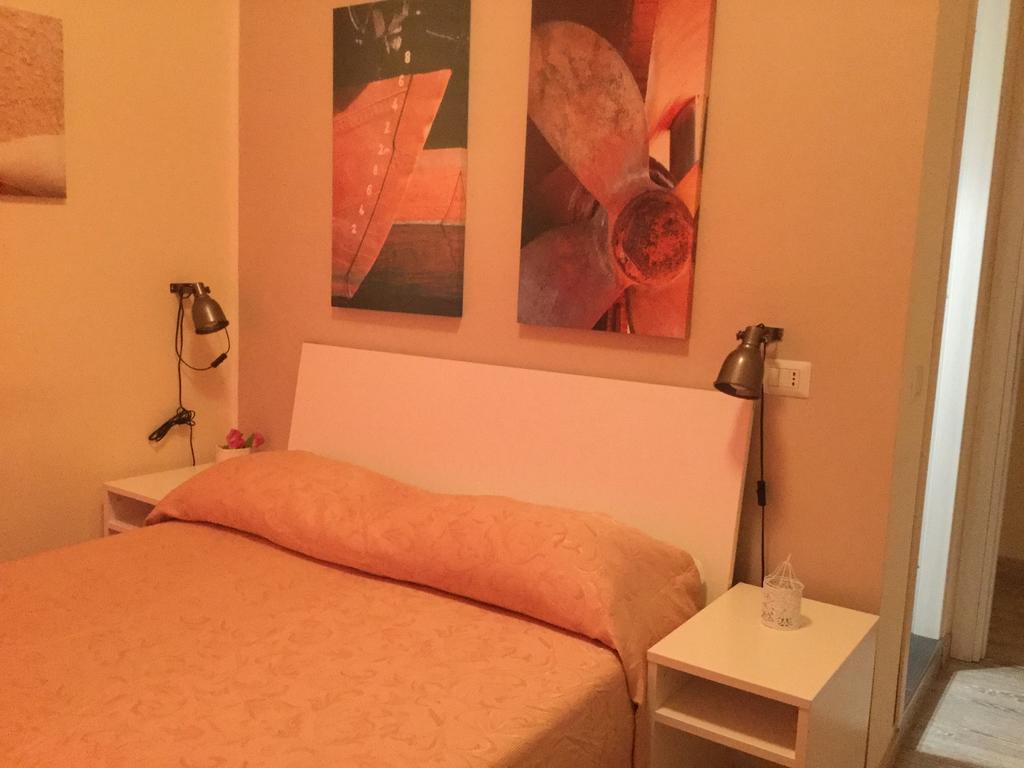 4Rooms Guest House Free Wi-Fi Салерно Екстер'єр фото